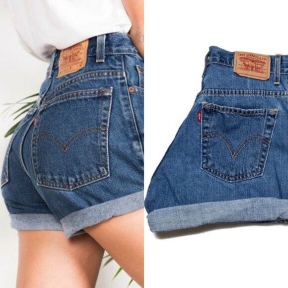 VINTAGE Levi's 550 Relaxed Fit Mid Wash Shorts 6 - Picture 1 of 11